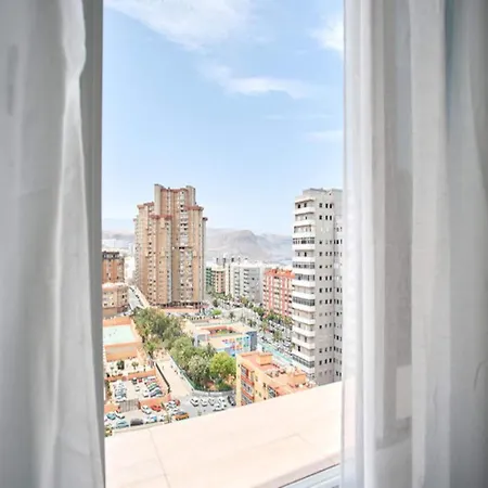 Work & Pet Friendly Urban Flat Close To The Las Palmas de Gran Canaria