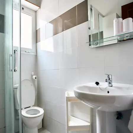 Work & Pet Friendly Urban Flat Close To The *